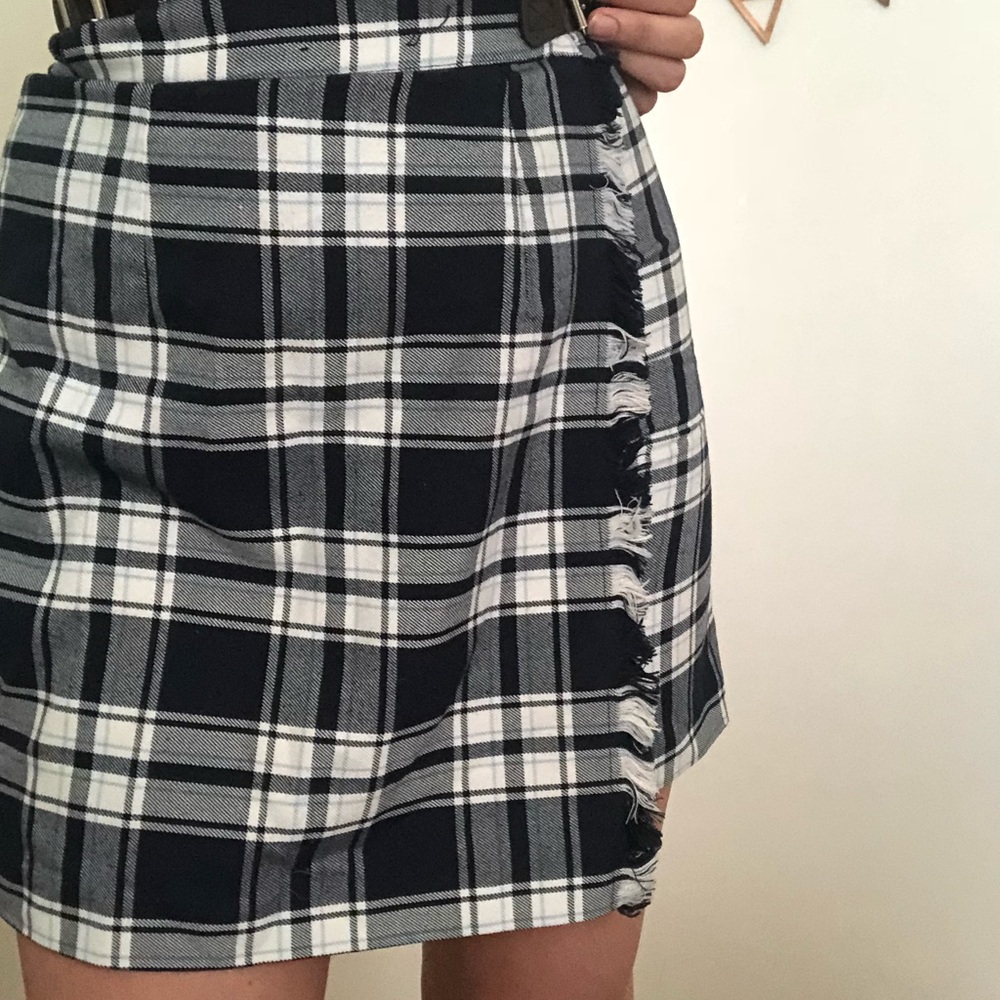 ~vintage McCarthy skort w/ “leather” straps (24)~